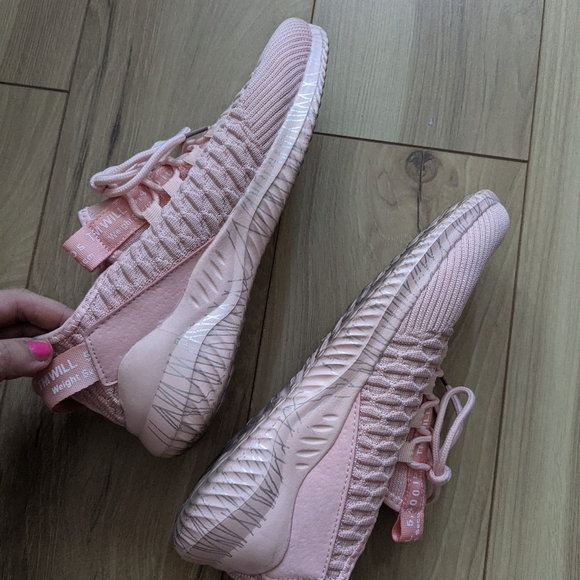 Running shoes - Picture 3 of 3